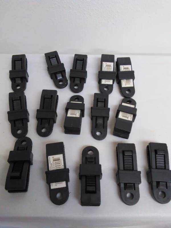 lot 130 image: Tarp Clamps (15)