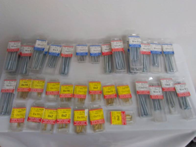 lot 140 image: Wood Screws, large lot, (139 pkgs.)