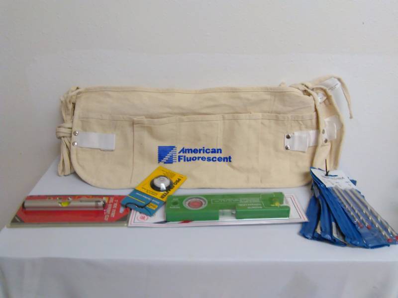 lot 154 image: Tool PouchApron (3), Levels (3) and Drill bit sets (6)