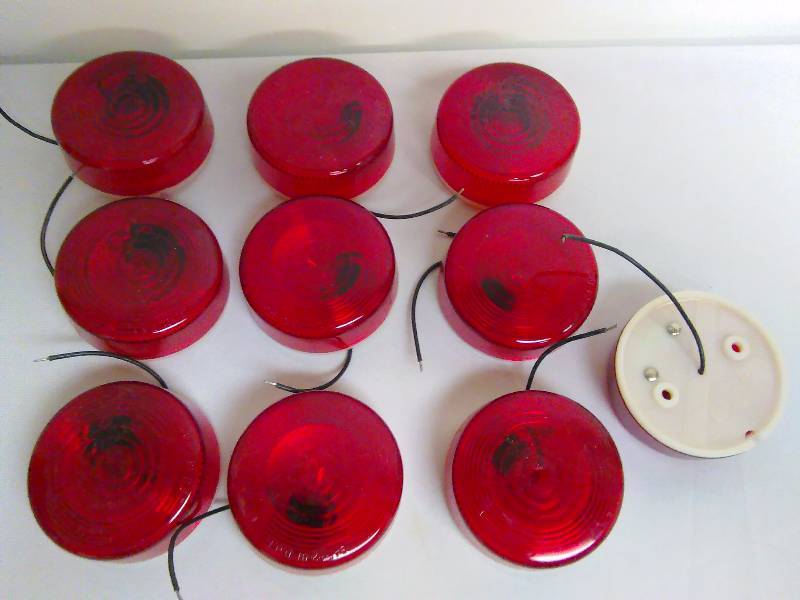 lot 158 image: Red Trailer Reflector Lights (10)