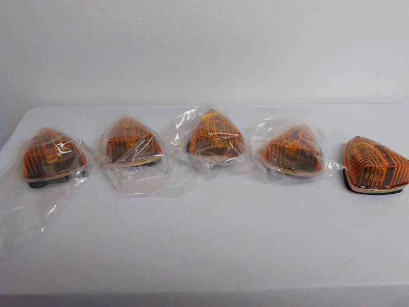 lot 160 image: Amber MarkerCab Lights (5)