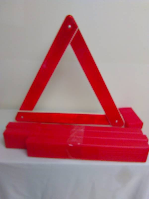 lot 170 image: Early Warning Road Safety Triangle Kit, Reflective, (3-Pack)