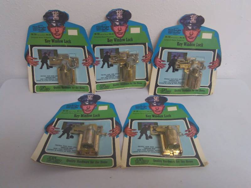 lot 199 image: Key Window Lock with Key (5)