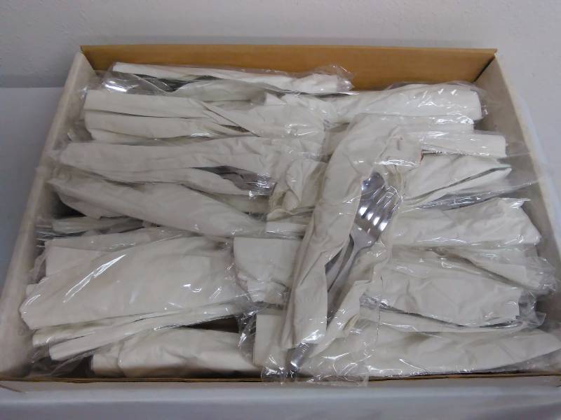 lot 295 image: Stainless Steel SpoonKnifeFork (30 units of 3)