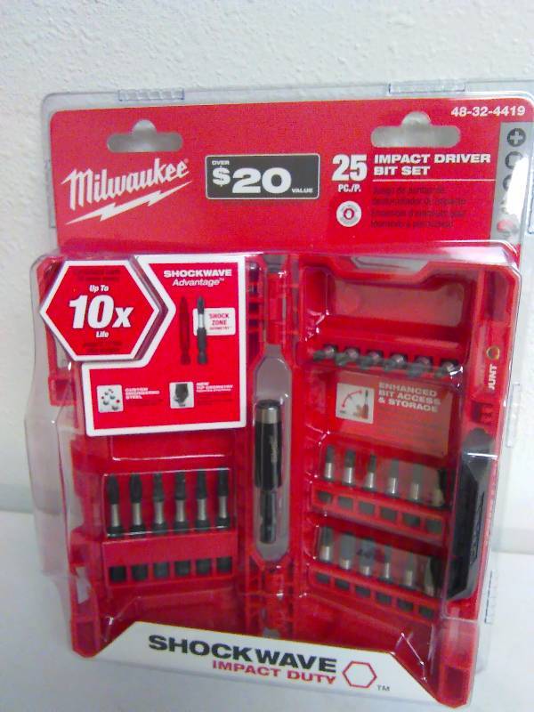lot 303 image: Milwaukee 25 Impact Driver Bit Set, Model 48-32-4419