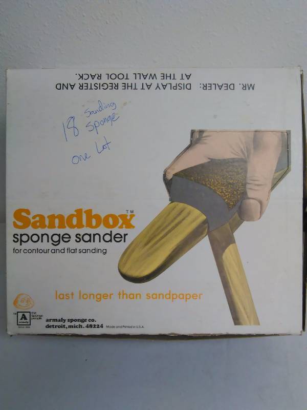 lot 331 image: Sandbox Sponge Sanders (18)
