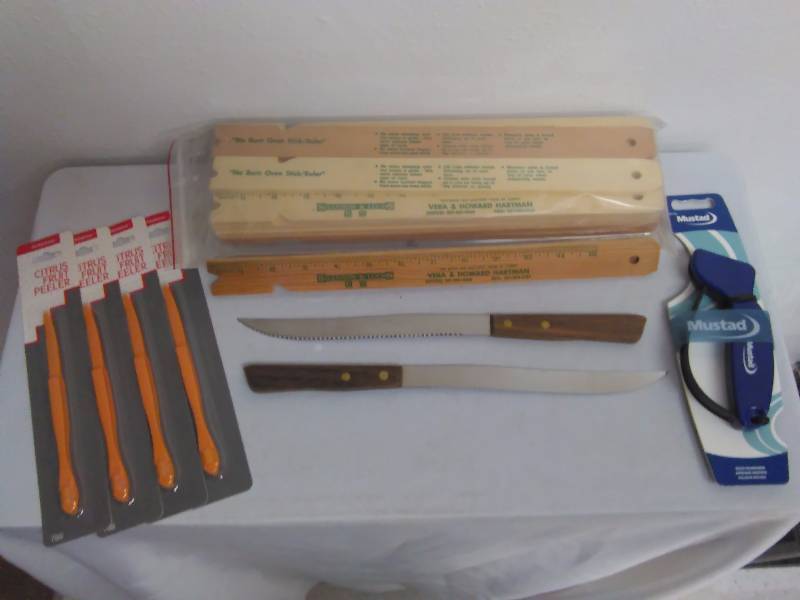 lot 334 image: Assorted Kitchen Tools - see pictures for full details