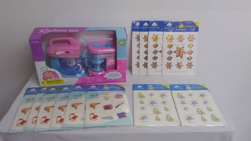 lot 335 image: Kitchen Play Set and Stickers (12 pgs.)