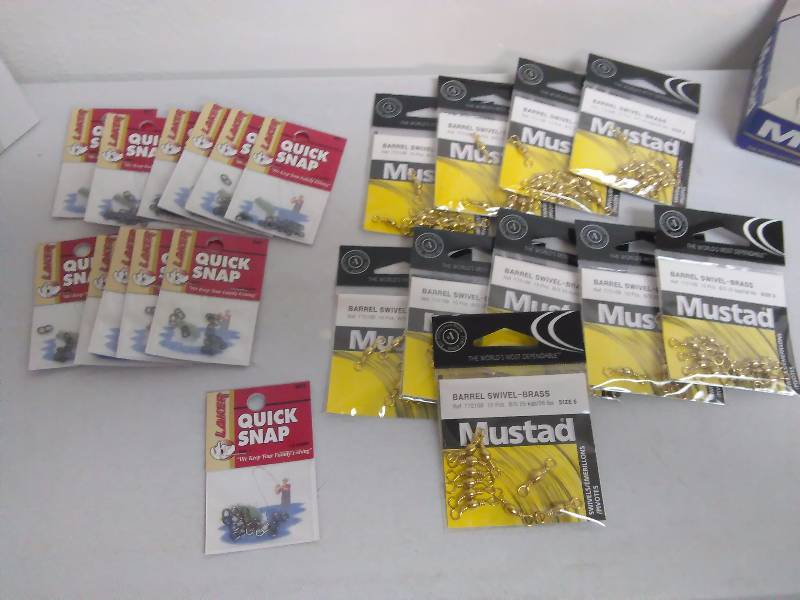 lot 340 image: Quick Snap (12) and Mustad barrel Swivels (10)