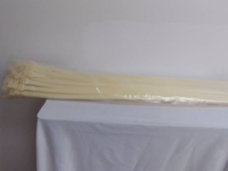 lot 348 image: 40-inch Zip  Cable Ties (100)