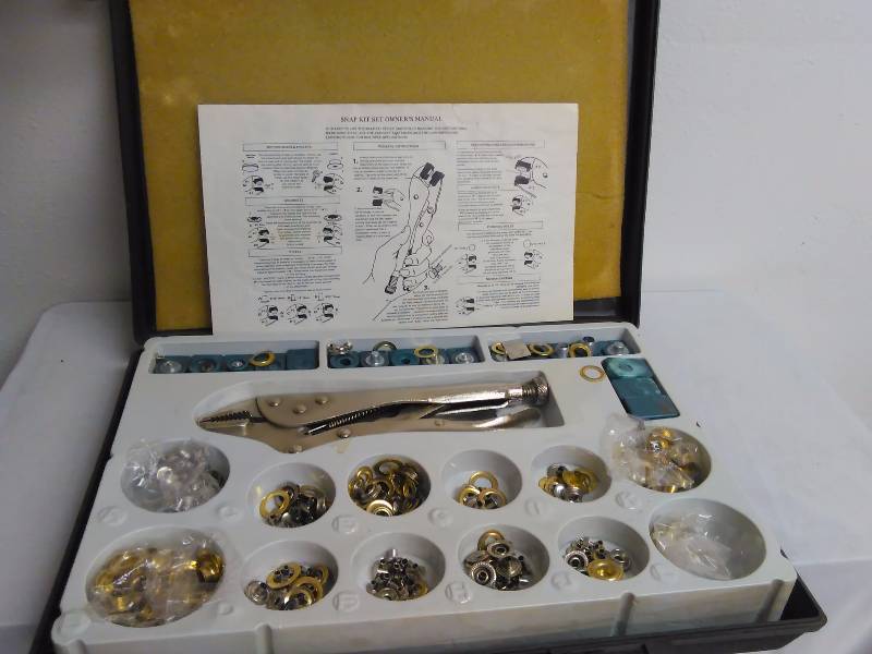 lot 363 image: Snap Kit Set