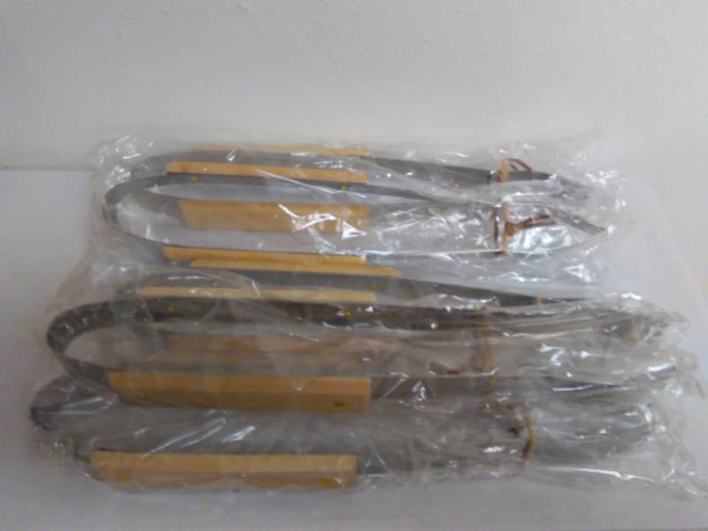 lot 374 image: BQ Tongs (5)