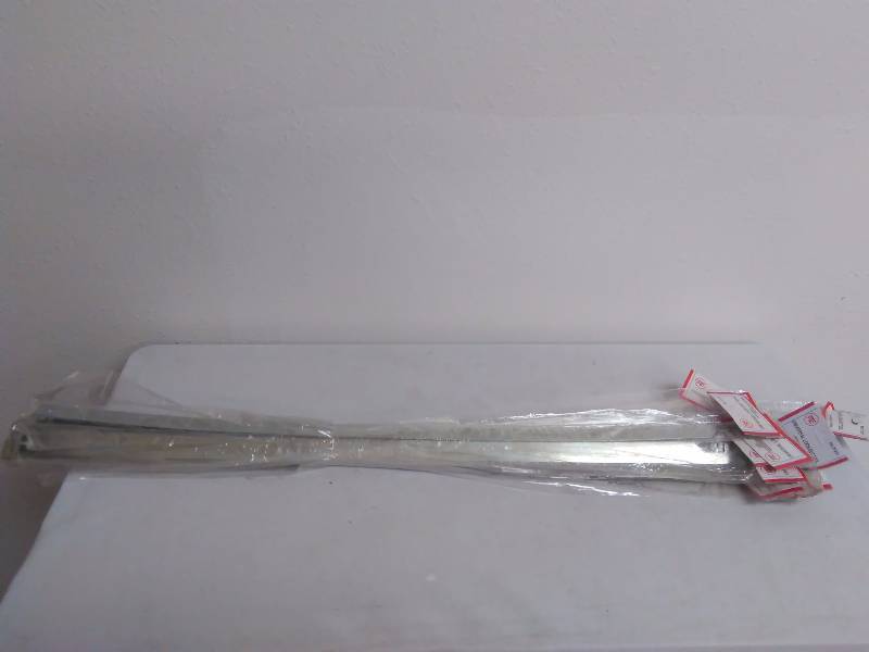 lot 384 image: Universal Auto lock out tool (10)