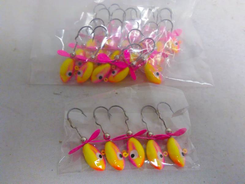 lot 392 image: Fishing Jigs, Pink and Yellow (25)