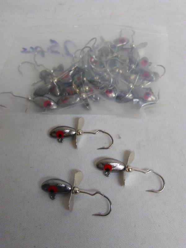 lot 393 image: Fishing Jigs, Silver and Red (25)