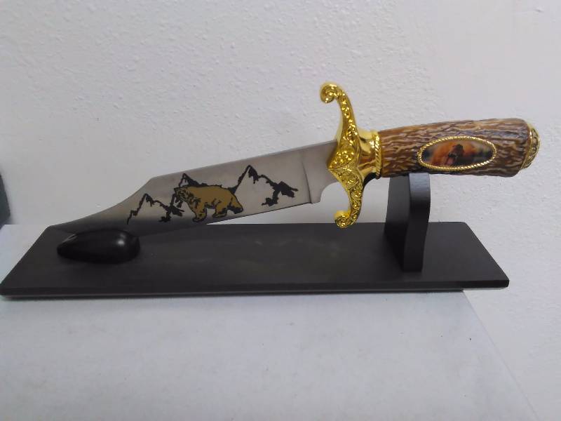 lot 396 image: Knife, 8 Blade, 11  Long total length