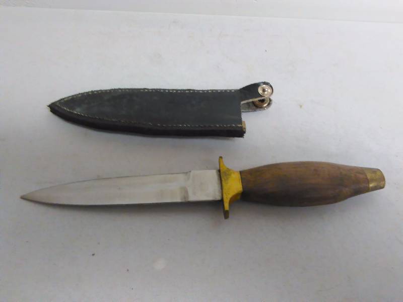 lot 398 image: Knife, 9, Stainless Steel