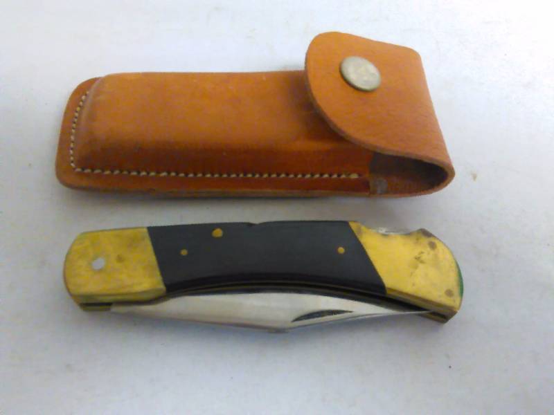 lot 399 image: Folding Knife, 9, Wood Handle