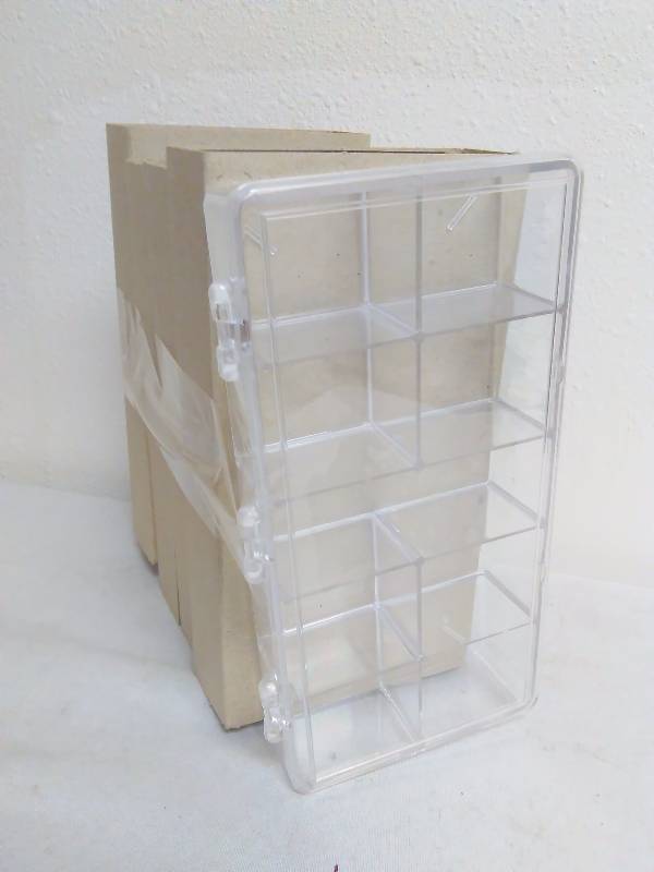 lot 412 image: Plastic Divided Organizers (5)