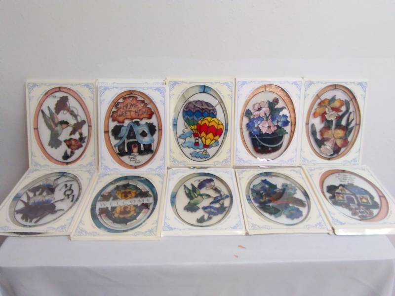 lot 422 image: Hanging Sun Catcher Window Art, (11)