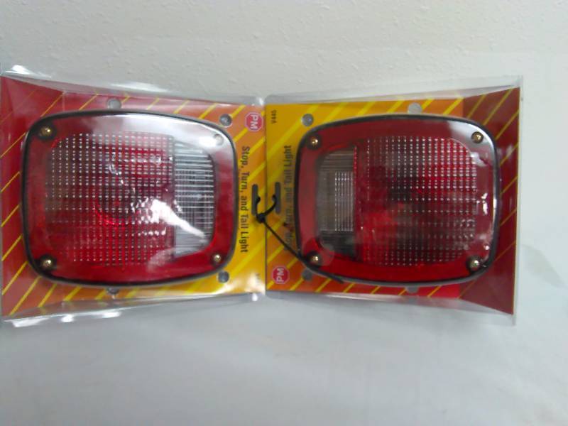 lot 452 image: Universal StopTailTurn Lights (2)