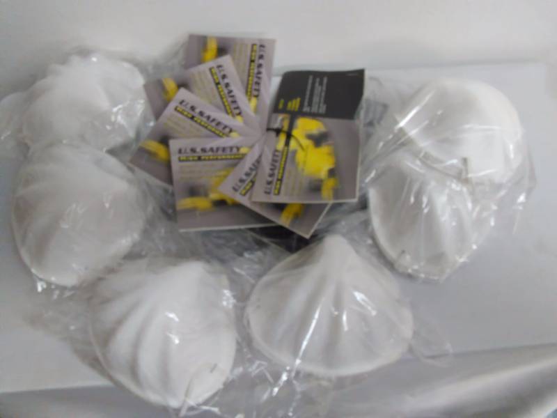 lot 464 image: Air Safety Mask (6) Each bag contains 5  30 masks total