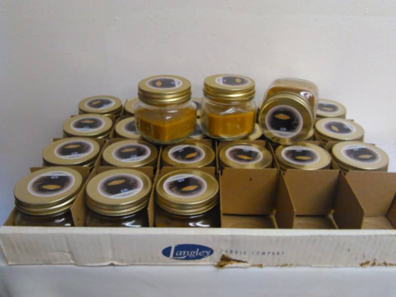 lot 522 image: Mason Jar Candle (24) Hazelnut Coffee