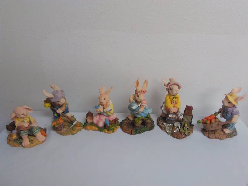 lot 525 image: Resin Easter Figurines (6) See Pictures for full detail