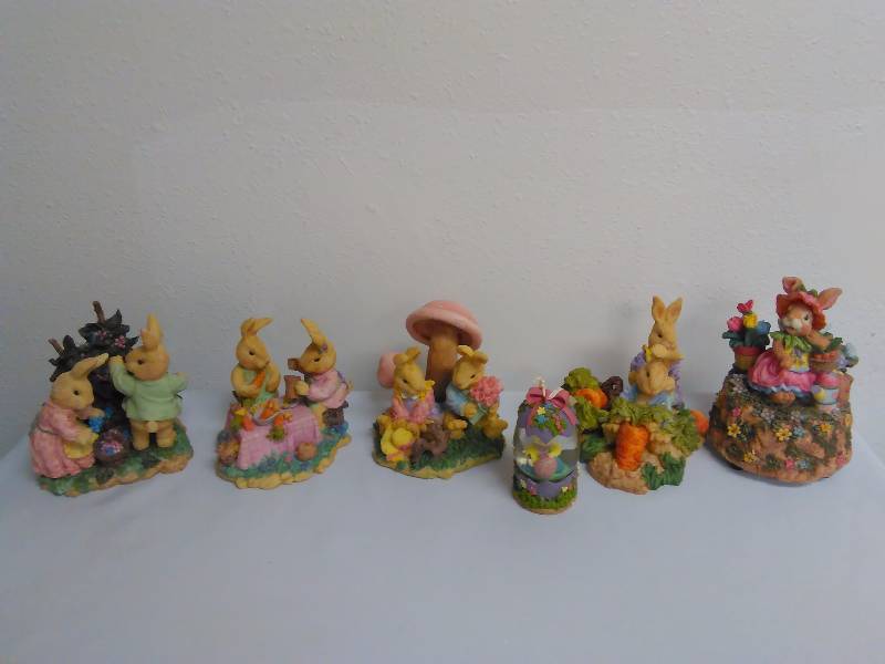 lot 531 image: Resin Rabbit Figurine Easter or Fairy Garden Accents (6)