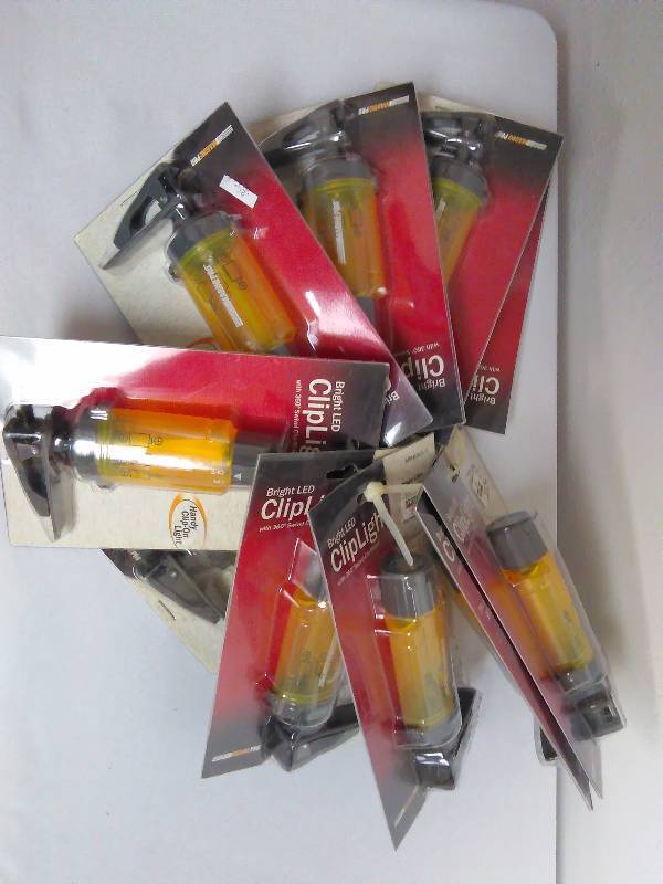 lot 537 image: Brite LED Clip Light, 360-degree swivel mount, take AAA batteries (10)
