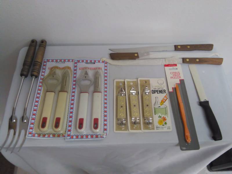lot 261 image: CabinCamping Utensils kitchen