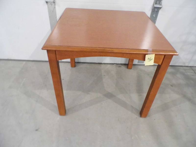 lot 36 image: Table