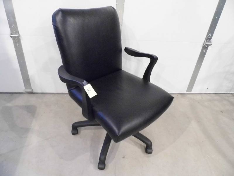 lot 37 image: Black Leather Office Chair