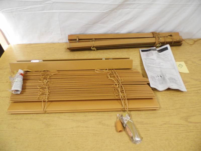 lot 53 image: Wood Faux Blinds & Vinyl Blinds