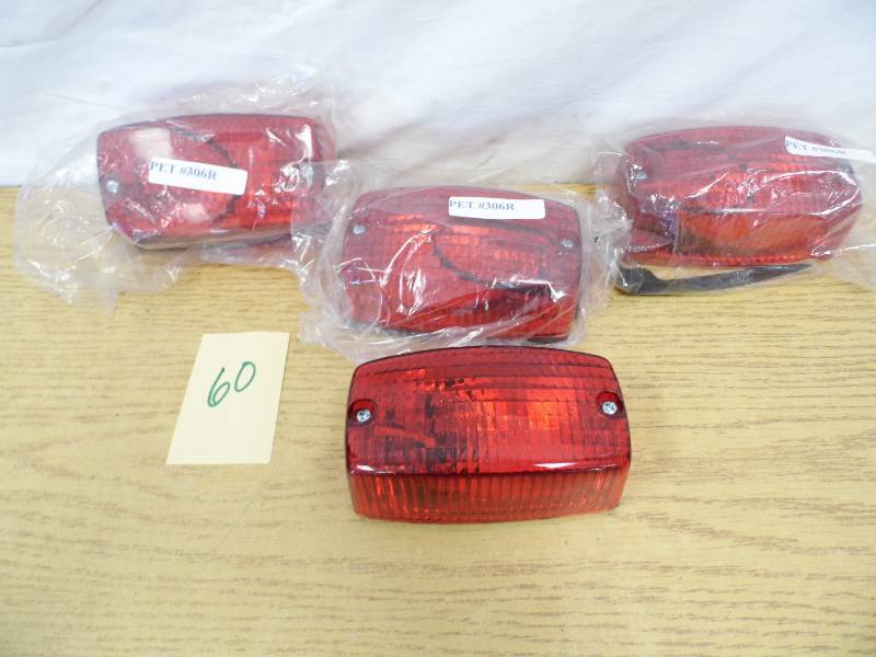 lot 60 image: 4 Piece 306R Red Marker Lights