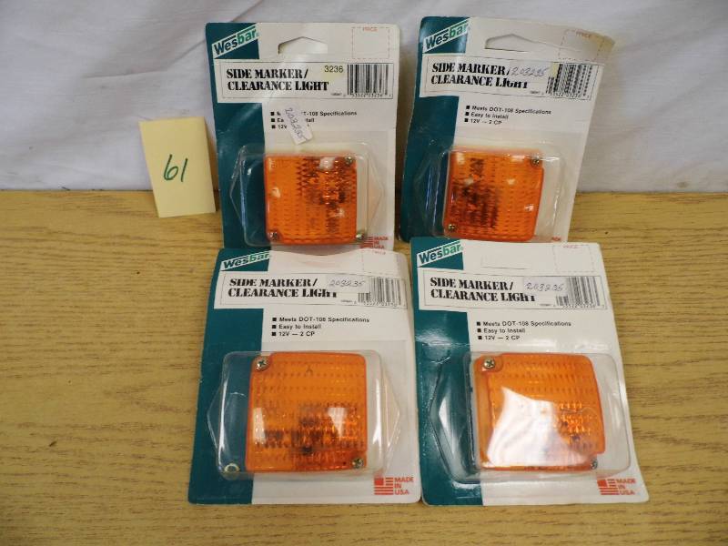 lot 61 image: 4 Piece Side Marker Clearance Lights