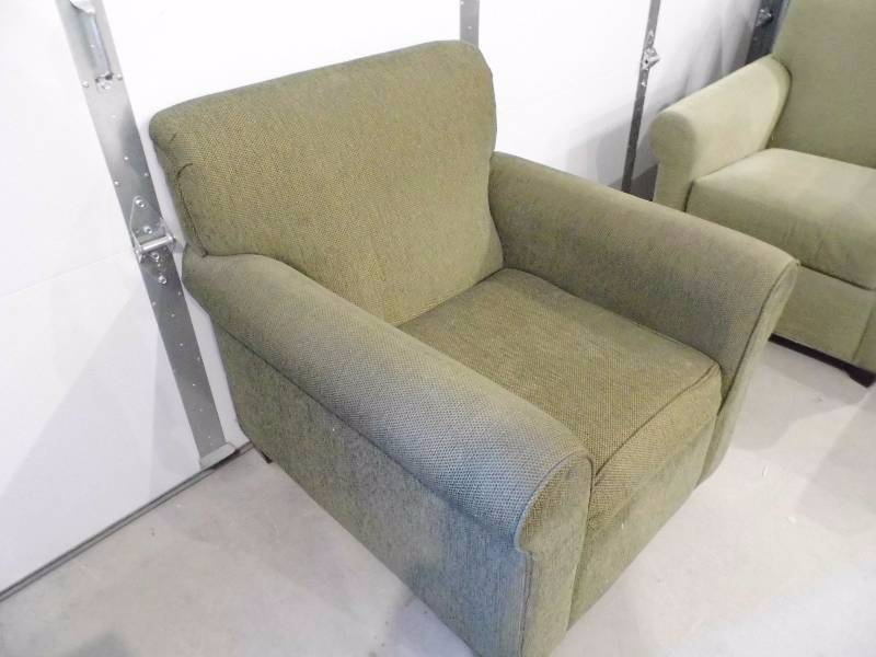 lot 28 image: Club Chair