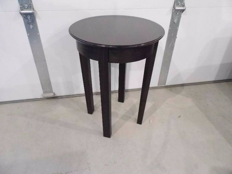 lot 4 image: Round Table