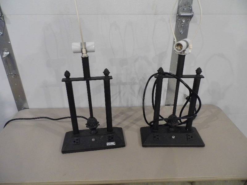 lot 12 image: 2 Pineapple Lamps - Black