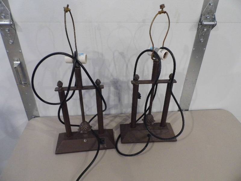lot 14 image: 2 Pineapple Lamps - Brown