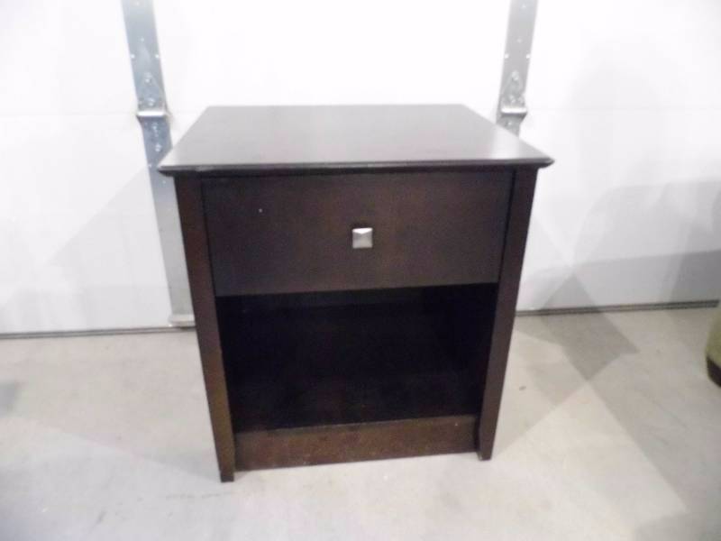 lot 26 image: Nightstand  End Table