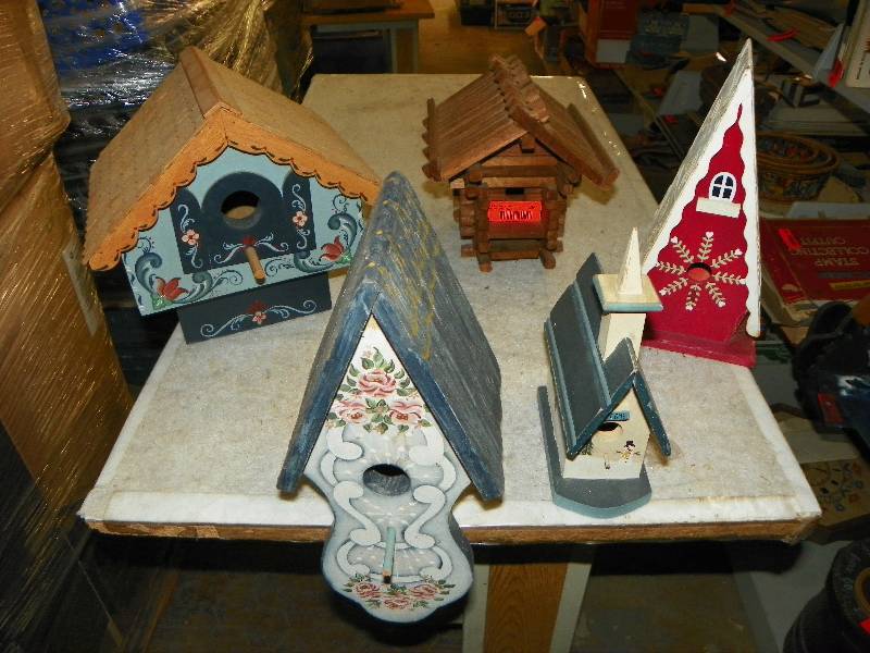 lot 39 image: 5 Birdhouses, rosemal painting