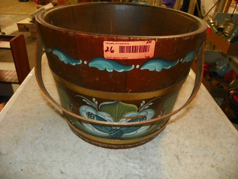 lot 26 image: Wooden pail, rosemal painting