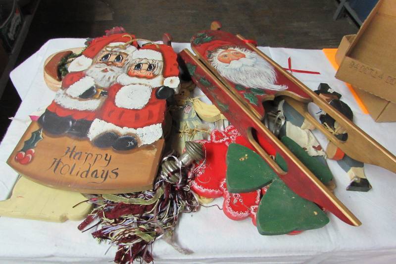 lot 50 image: Holiday wooden dcor cutouts, painted, something for every season