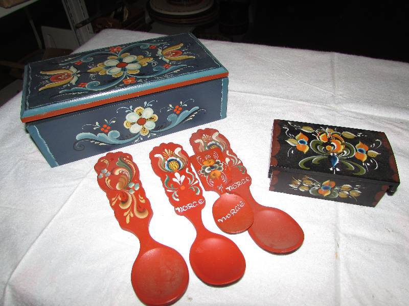 lot 75 image: Rosemal Painted wooden spoons, small trinket boxes