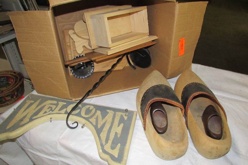 lot 79 image: wood pieces, ready to be rosemal painted. Pair of wooden shoes