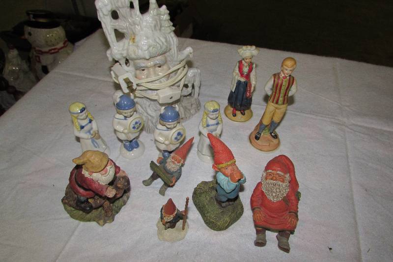 lot 84 image: Figurines, Norwegian Trolls and other figurines