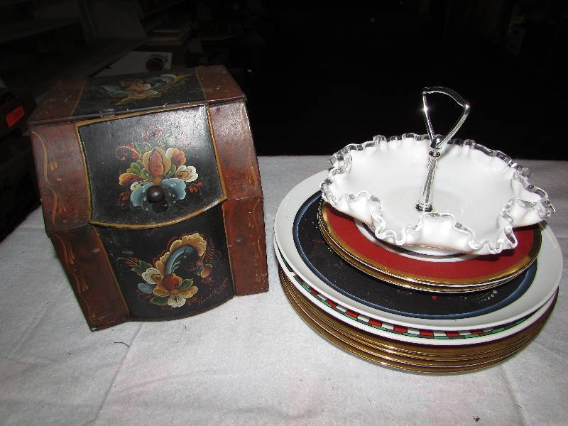 lot 94 image: Metal box rosemal painted and plates