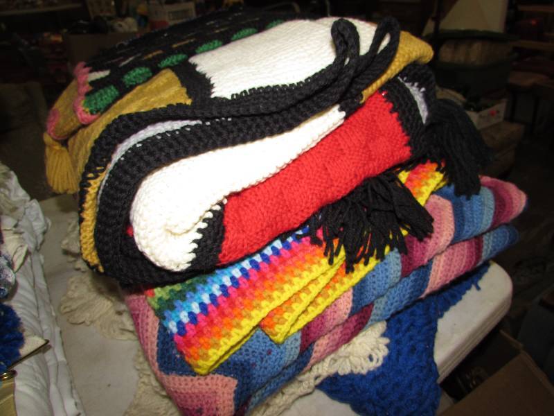 lot 125 image: Afgans and other blankets