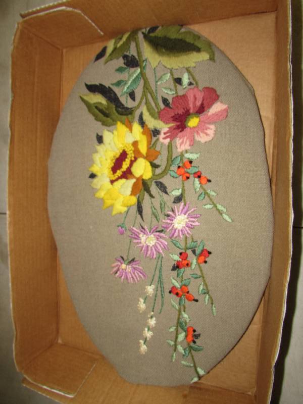 lot 127 image: pillow and wall hangings